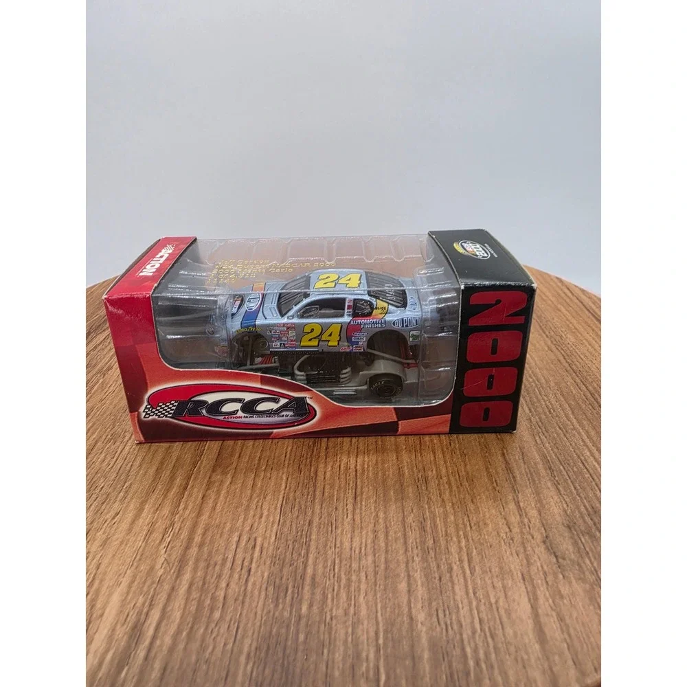 Jeff Gordon #24 DuPont NASCAR 2000 Monte Carlo 1:64 RCCA Action Diecast Car